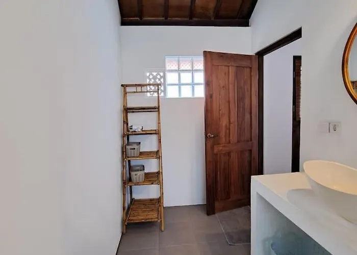 Relaxing Mezzanine 4 In Pererenan Bali, I Feel Good 4 *