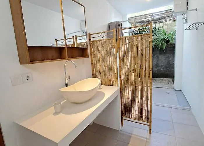 Relaxing Mezzanine 4 In Pererenan Bali, I Feel Good 4 チャングー